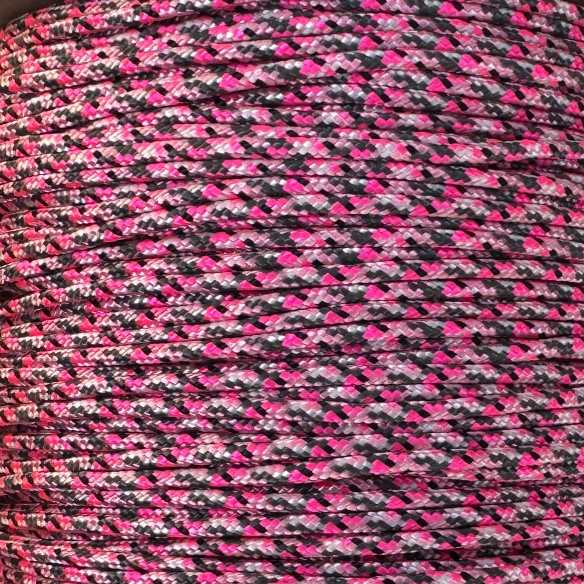 Pretty in Pink Camo 425 Paracord