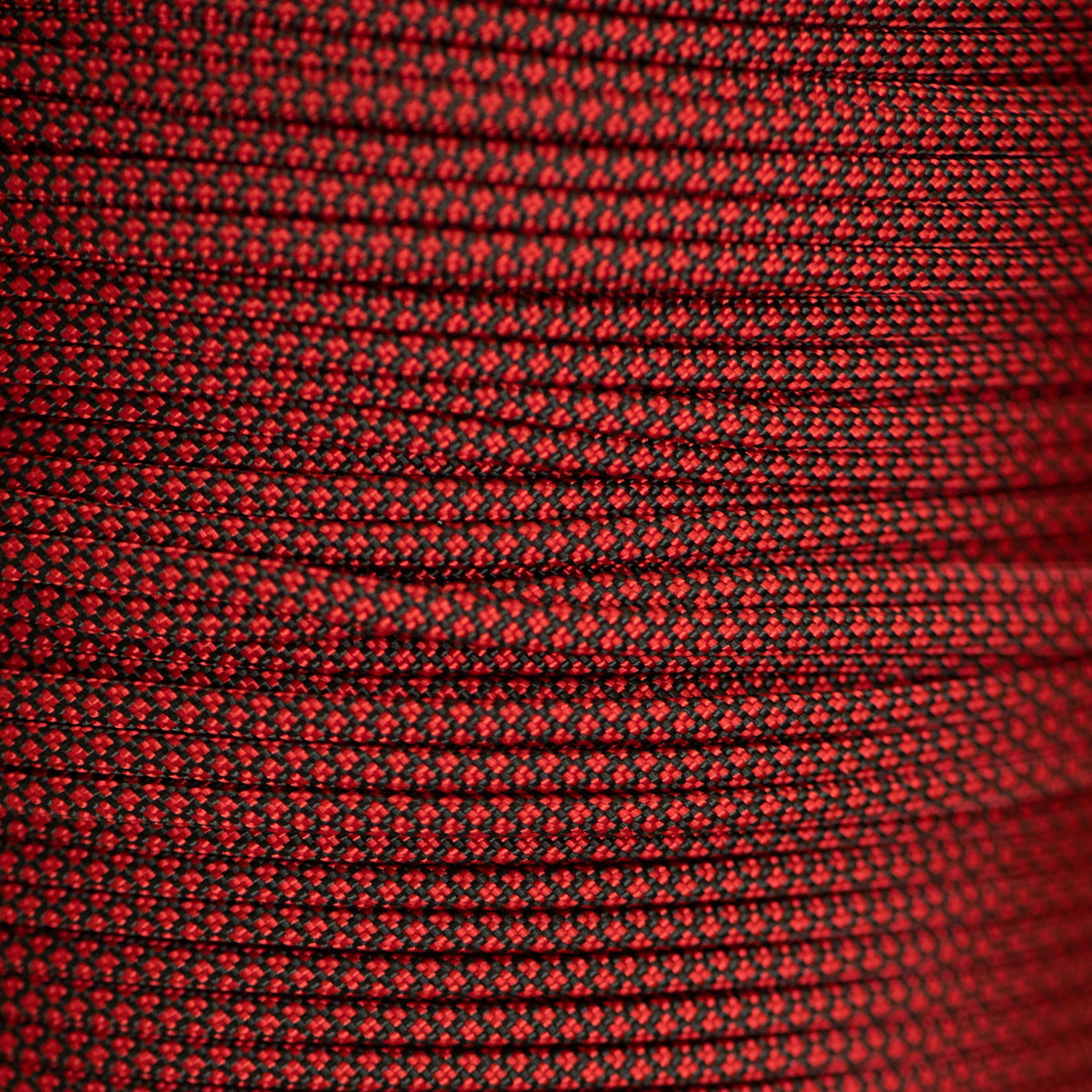 Imperial Red Diamonds on Black 550 Paracord
